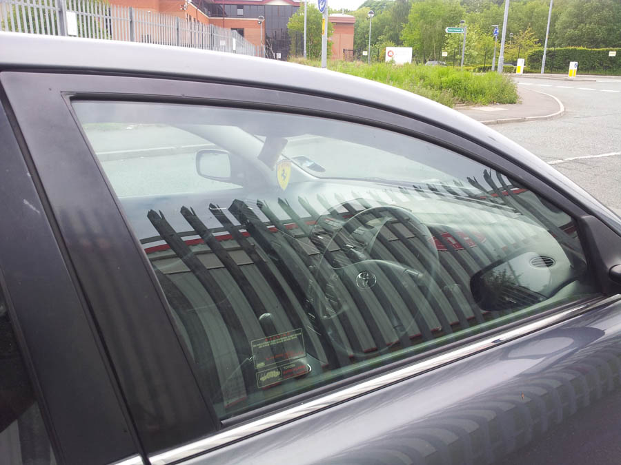 Toyota Avensis T3-X door-window-glass-driver-side-front